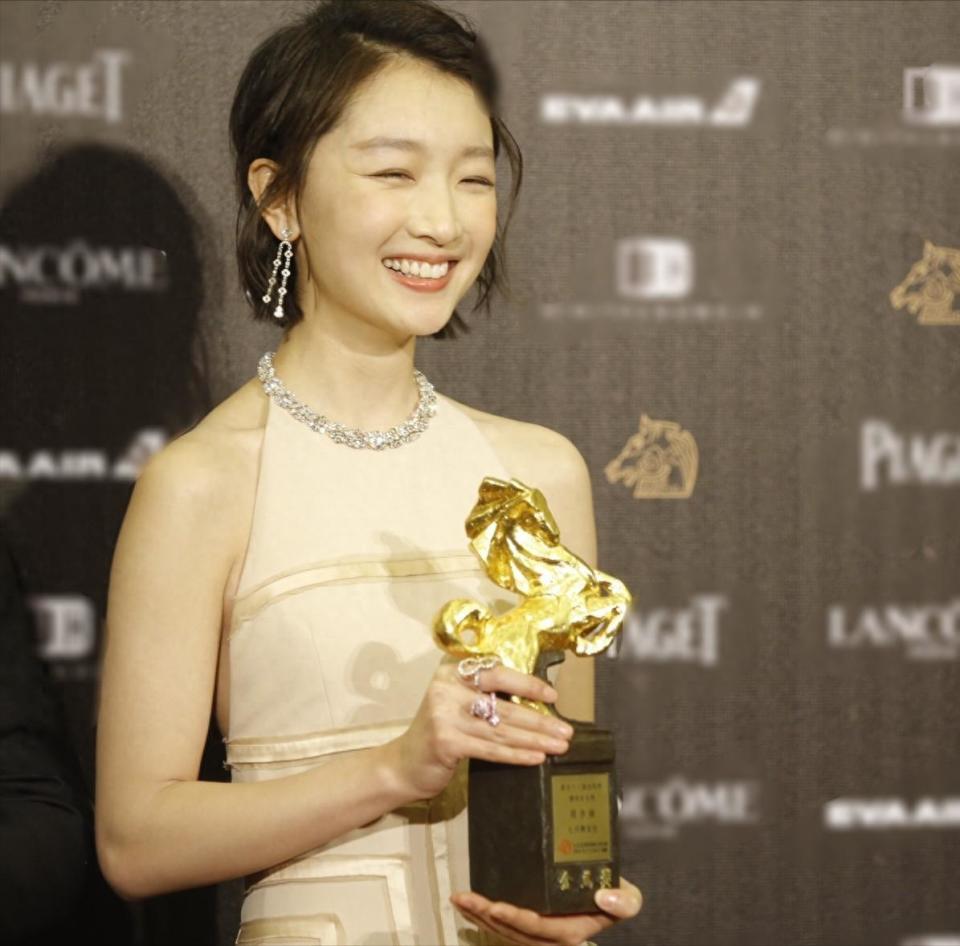 壹葡ONEBETS娛樂:李谿芮也談弟弟?姐弟戀女星現狀:有人疑去父畱子、有人仍力捧男友