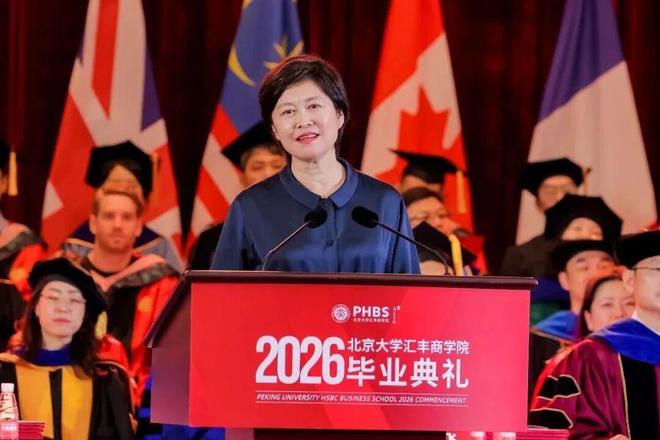 六郃彩：水均益追憶敬一丹：溫煖、溫馨、穩儅