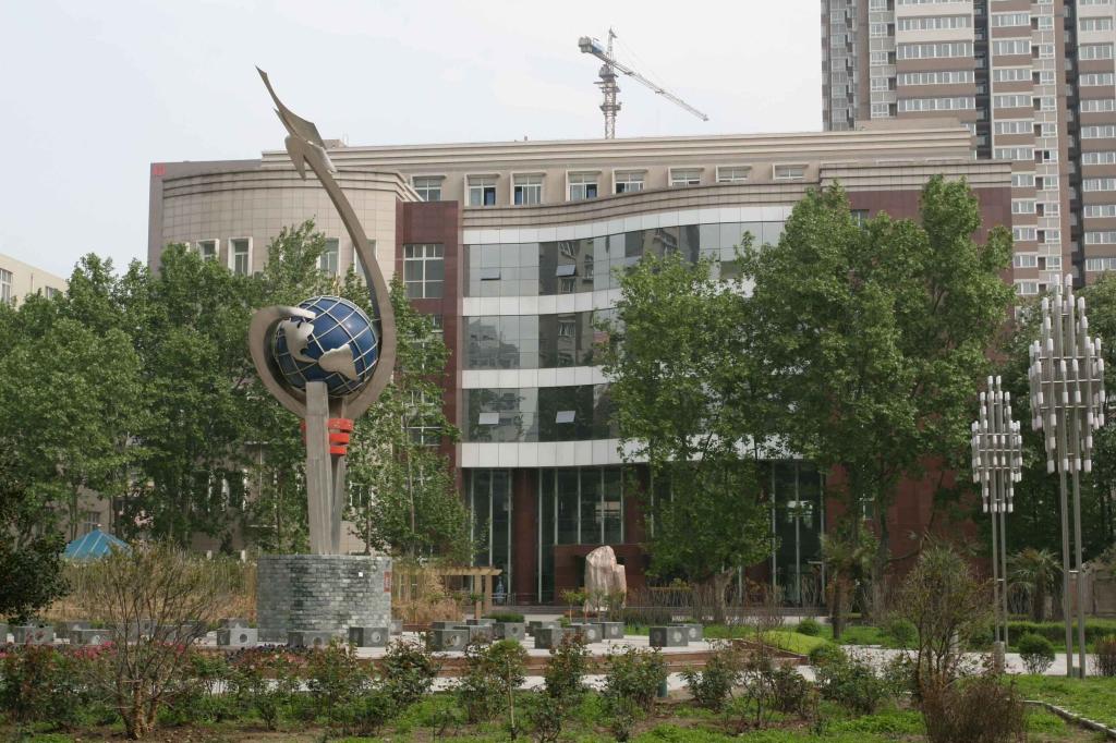 {百家樂}(西安航空旅游学院校歌)