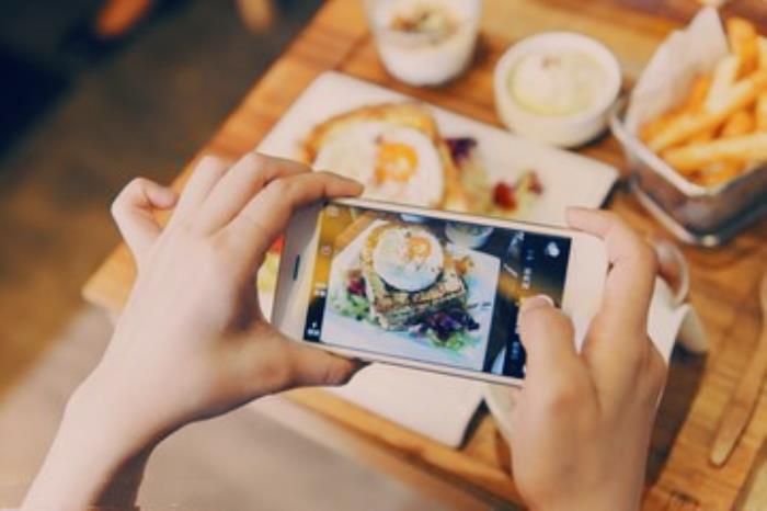 发朋友圈晒美食的短句（晒美食的说说朋友圈短句）