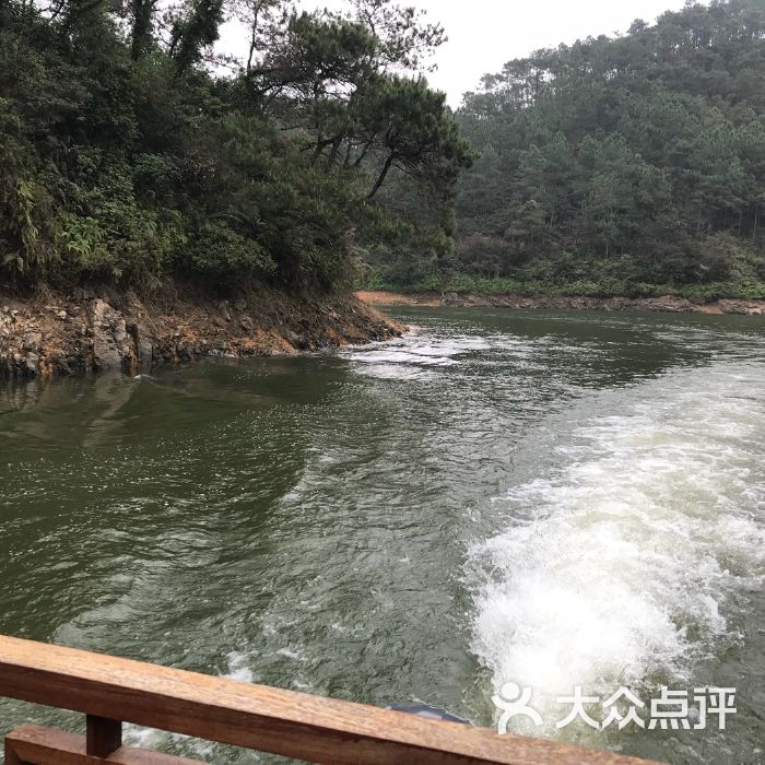 {賭馬}(泰康连环湖旅游度假区) {賭馬}(泰康连环湖旅游度假区)